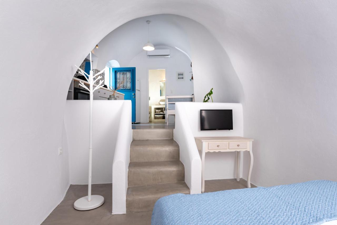 Santorini Caves Apartment Messaria  Exterior photo